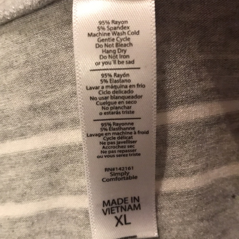 LuLaRoe Christy v neck T-shirt - Picture 5 of 6
